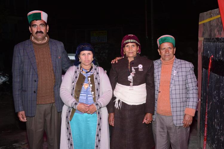 बुशैहरी मरद छ़ेउडी पारंपरिक पोशाक